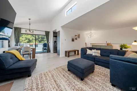 230 Apollo #1, Hercules, CA 94547