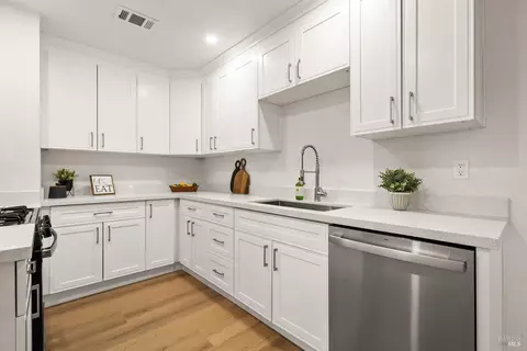 107 Stephen St, Fairfield, CA 94533 photo 4