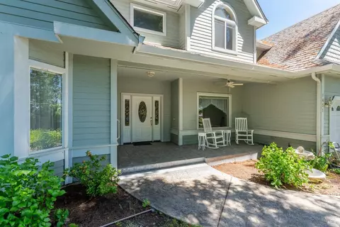 1451 Knob Hill Rd, Ukiah, CA 95482