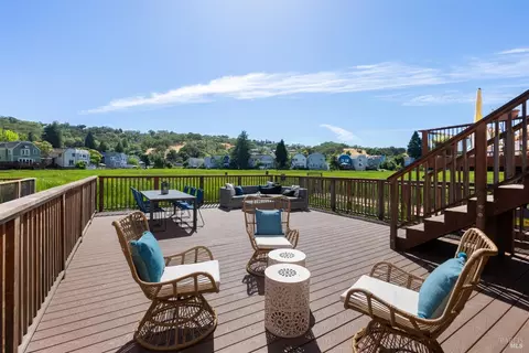 668 Santana Rd, Novato, CA 94945