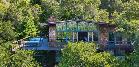25 Vista Dr, Kentfield, CA 94904