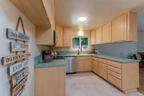 131 Mill Creek Dr, Willits, CA 95490 photo 8