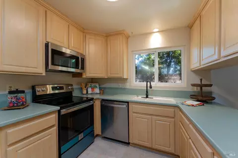 131 Mill Creek Dr, Willits, CA 95490 photo 6