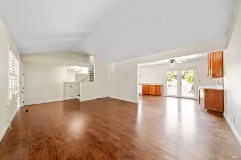 100 Lancaster Way, Vallejo, CA 94591 photo 4