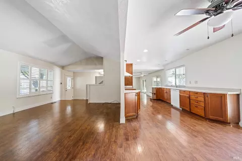 100 Lancaster Way, Vallejo, CA 94591 photo 5
