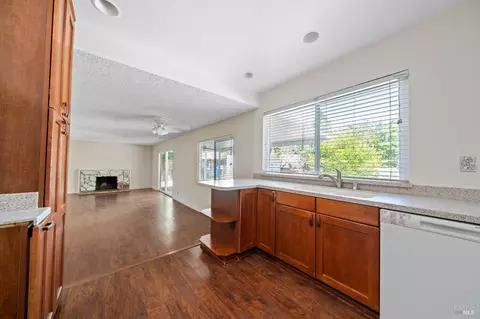 100 Lancaster Way, Vallejo, CA 94591 photo 7
