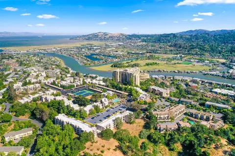 622 Via Casitas, Greenbrae, CA 94904