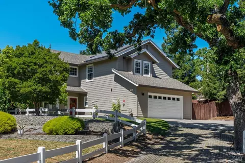 22 Autumn Creek Ct, Napa, CA 94559