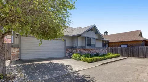 1417 Morning Glory Dr, Petaluma, CA 94954