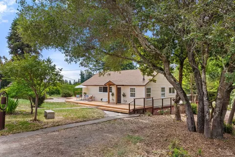 7796 Lynch Rd, Sebastopol, CA 95472