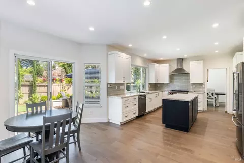 1017 Elsbree Ln, Windsor, CA 95492 photo 3