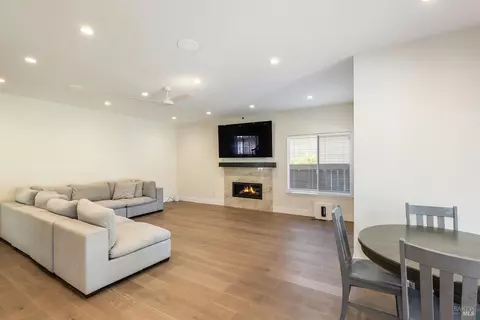 1017 Elsbree Ln, Windsor, CA 95492 photo 8