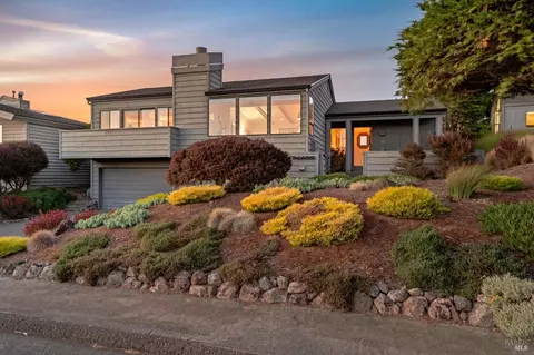 21432 Heron Dr, Bodega Bay, CA 94923