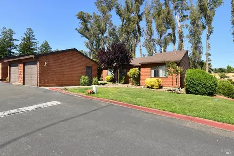 208 Indian Creek Dr, Santa Rosa, CA 95409