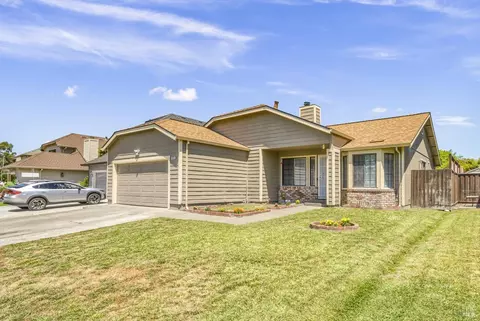 8054 Creekside Dr, Windsor, CA 95492 photo 2