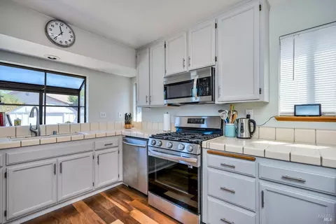 8054 Creekside Dr, Windsor, CA 95492 photo 10