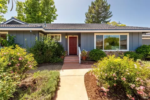 430 Zimpher Dr, Sebastopol, CA 95472