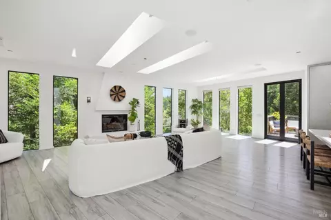 Living - 12 Meadow View Ln, San Geronimo, CA 94963 photo 4 of 12