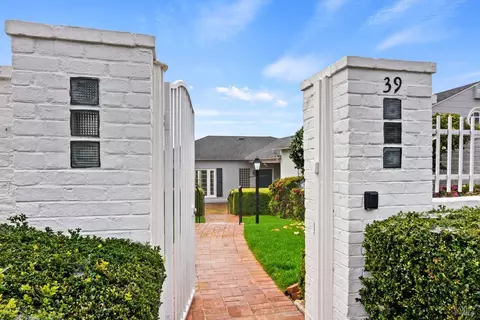 39 La Cresenda St, Vallejo, CA 94590