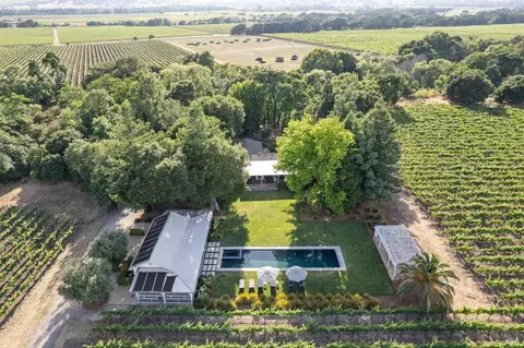 21007 Broadway, Sonoma, CA 95476