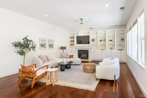 117 Pinheiro Cir, Novato, CA 94945