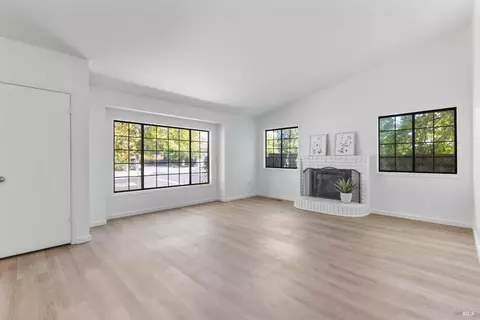 391 Alden Ct, Windsor, CA 95492 photo 2