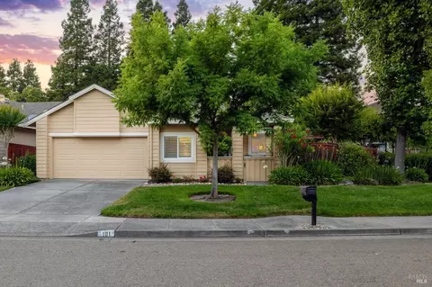 181 Saint James Dr, Sonoma, CA 95476