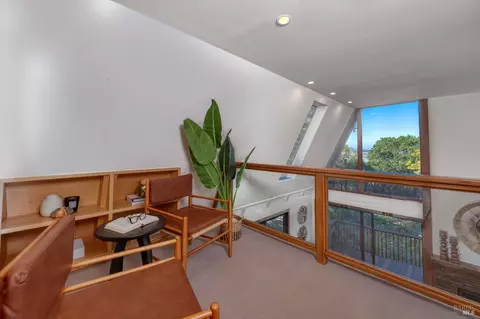 Entry Way - 5 Alta Ter, Corte Madera, CA 94925 photo 3 of 3