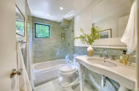 Bath - 5 Alta Ter, Corte Madera, CA 94925 photo 7 of 7
