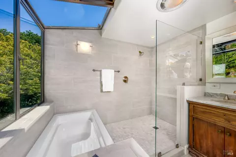Bath - 5 Alta Ter, Corte Madera, CA 94925 photo 4 of 7
