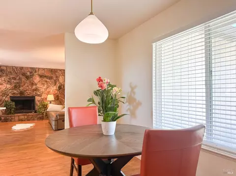 242 Pheasant Dr, Healdsburg, CA 95448 photo 11