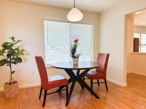 242 Pheasant Dr, Healdsburg, CA 95448 photo 7