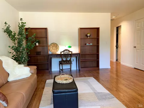 242 Pheasant Dr, Healdsburg, CA 95448 photo 4