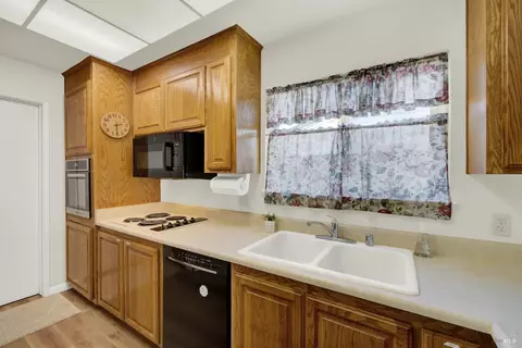 2512 E Atlantic Ct, Fairfield, CA 94533 photo 15