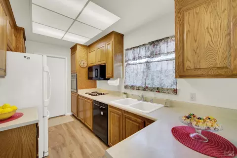 2512 E Atlantic Ct, Fairfield, CA 94533 photo 14