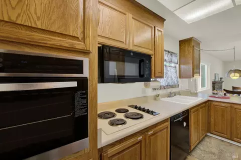 2512 E Atlantic Ct, Fairfield, CA 94533 photo 17