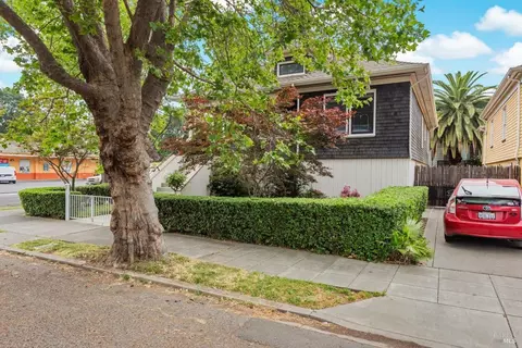 498 Brown St, Napa, CA 94559 photo 3