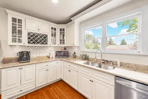 498 Brown St, Napa, CA 94559 photo 13