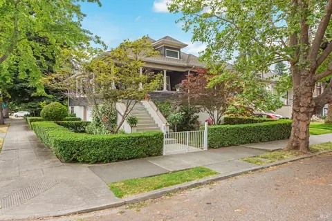 498 Brown St, Napa, CA 94559