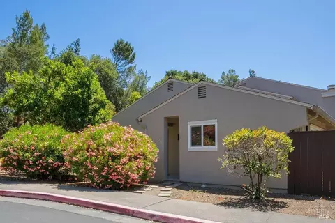 210 Village Cir, Novato, CA 94947