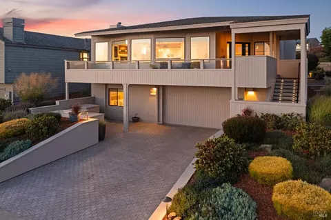21380 Heron Dr, Bodega Bay, CA 94923