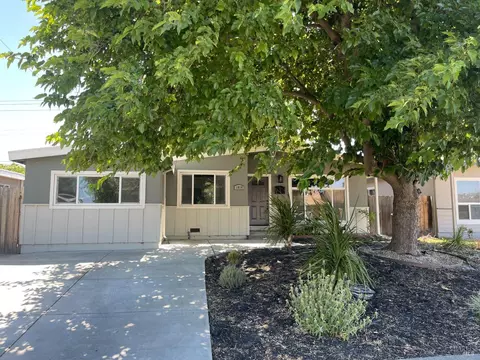 1018 Mckinley St, Fairfield, CA 94533