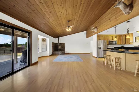Living - 7738 Eddy Ln, Vacaville, CA 95688 photo 7 of 8
