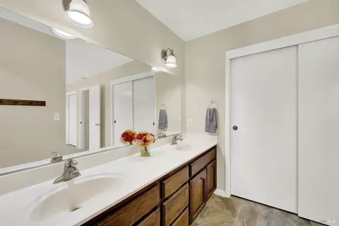 Bath - 7738 Eddy Ln, Vacaville, CA 95688 photo 5 of 5