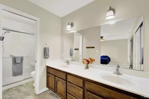 Bath - 7738 Eddy Ln, Vacaville, CA 95688 photo 3 of 5