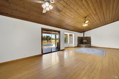 Living - 7738 Eddy Ln, Vacaville, CA 95688 photo 6 of 8