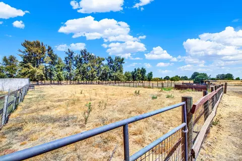 Exterior - 7738 Eddy Ln, Vacaville, CA 95688 photo 16 of 18