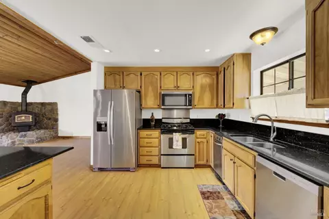 Kitchen - 7738 Eddy Ln, Vacaville, CA 95688 photo 3 of 7