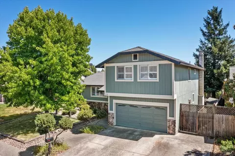1517 Genesis Ct, Rohnert Park, CA 94928