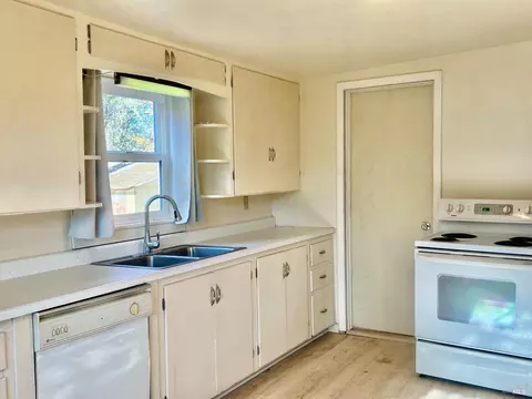 20011 S Main St, Willits, CA 95490 photo 7